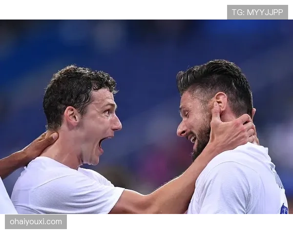 吉鲁与本泽马：支点中锋与体系型前锋的终结逻辑差异