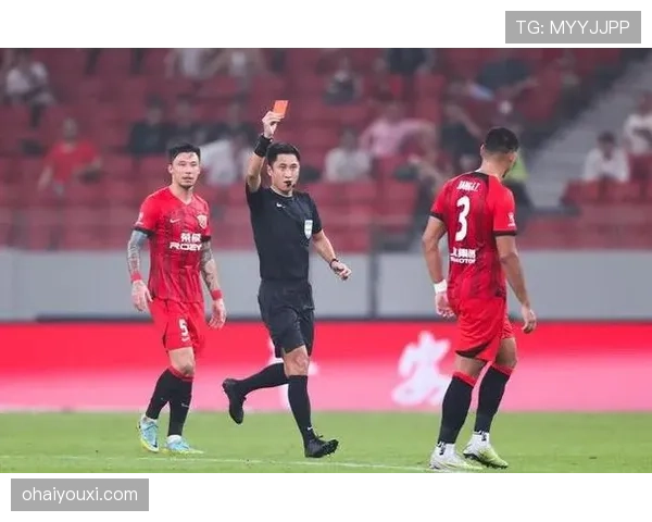 吐口水红牌判罚有多严格？解读裁判尺度与规则细节